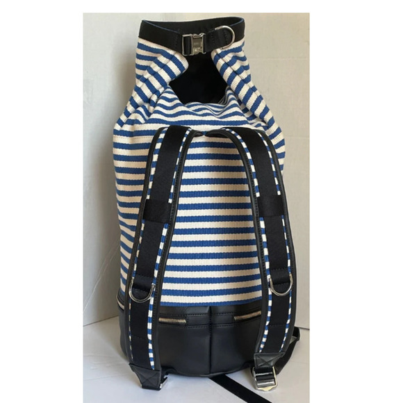 patagonia backpack shoe compartment Refugio 30L Daypack We Made Too Much Its made with recycled INDUSTRY Color:Light Brown Swirl w/ Red Tail